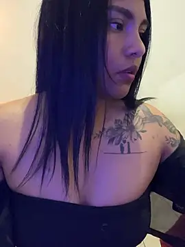 YAN1604 stripchat live cam model