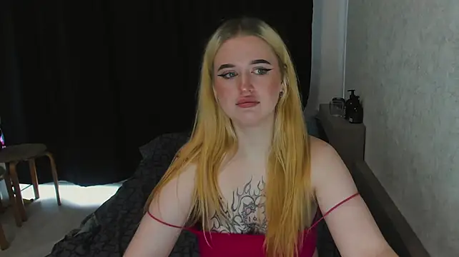 Betany_foxs stripchat live cam model