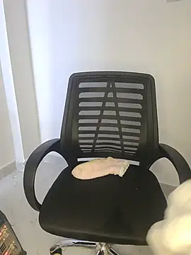 CurvyGlass stripchat live cam model