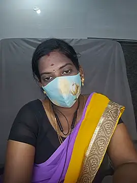 Tamil_hot_Kaviya stripchat live cam model