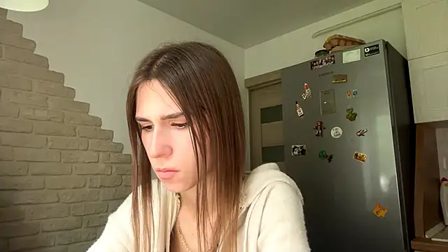 ZaraGuyette stripchat live cam model