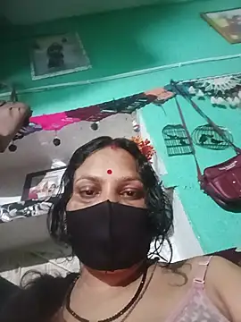 Hitrani56 stripchat live cam model