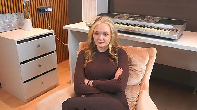 HollisCarper stripchat live cam model