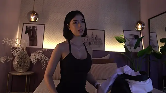 ElleDiane stripchat live cam model