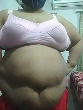 momo_loves stripchat live cam model