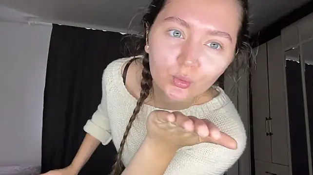 In_blue_ocean stripchat live cam model