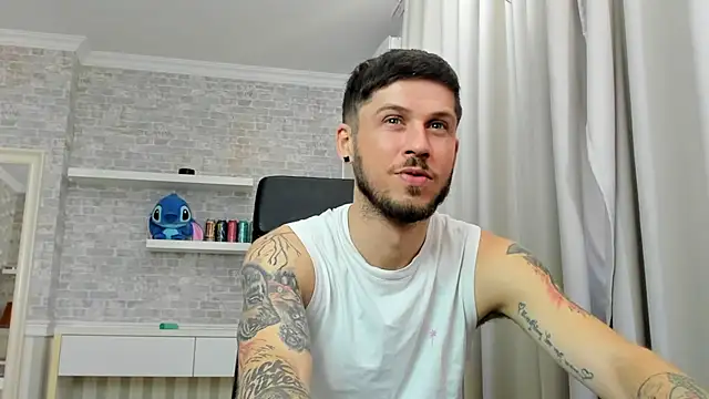 JonahShaw stripchat live cam model
