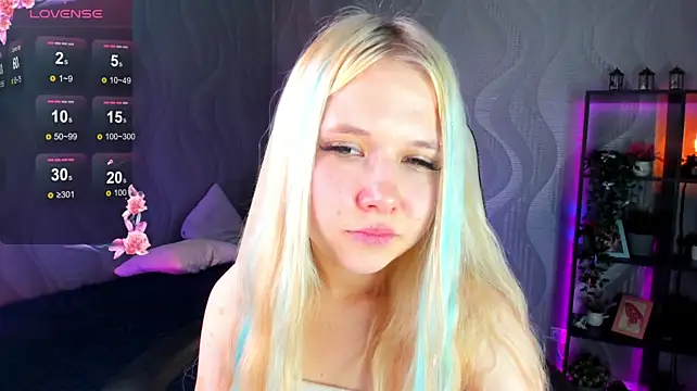 VivieSunn stripchat live cam model