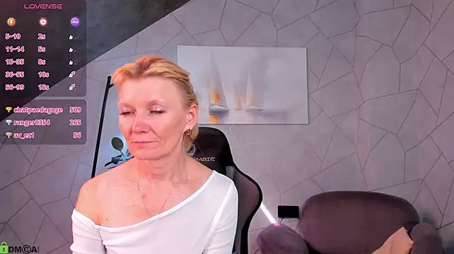 Julie_Lucas stripchat live cam model