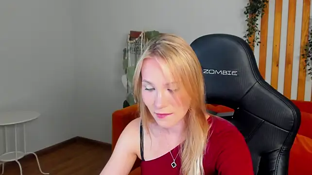 ElaraVoltage stripchat live cam model