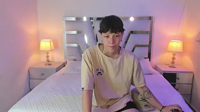 Asher_addamss_ stripchat live cam model