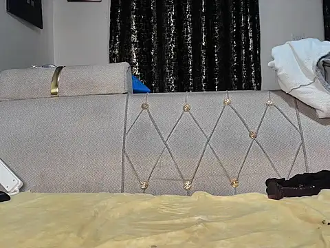 sexyleah25 stripchat live cam model
