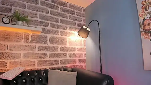 Emily_robertss1 stripchat live cam model