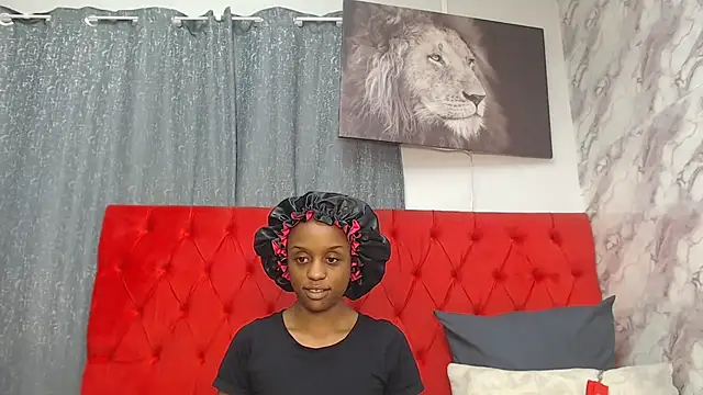 queen-chocolatexxx stripchat live cam model