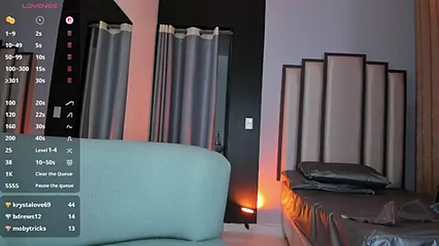 Karolinmonroe stripchat live cam model
