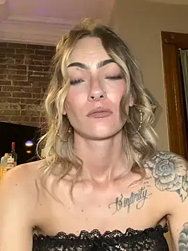 SerenityBabe stripchat live cam model