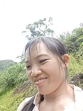 ngan-cute stripchat live cam model