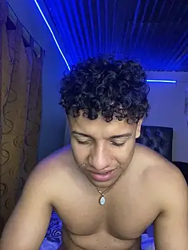 zoronovax stripchat live cam model