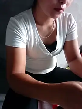NiRaRa1 stripchat live cam model