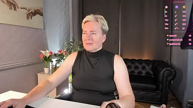 Nika_Smit stripchat live cam model