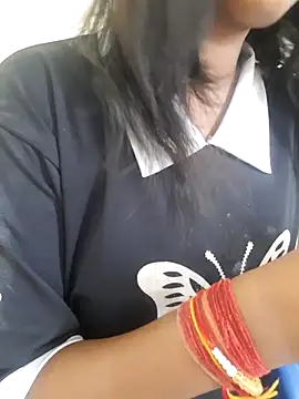 Navya6879 stripchat live cam model