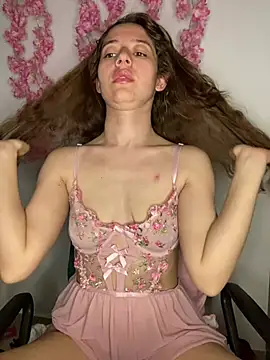 -rosi stripchat live cam model