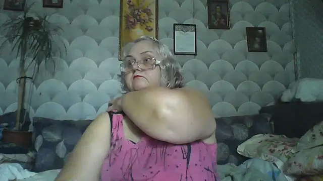 MarinaFarina53 stripchat live cam model