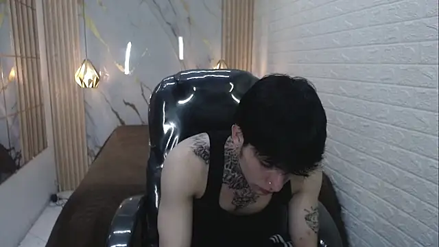 Cry_thereal stripchat live cam model