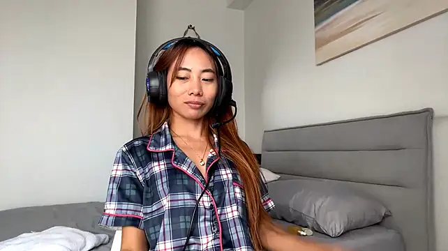 PiaSwida stripchat live cam model
