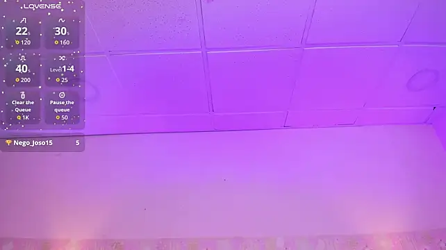 Thalia_222 stripchat live cam model