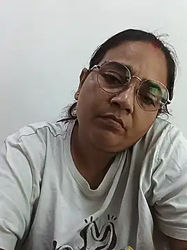 This_is_renu stripchat live cam model