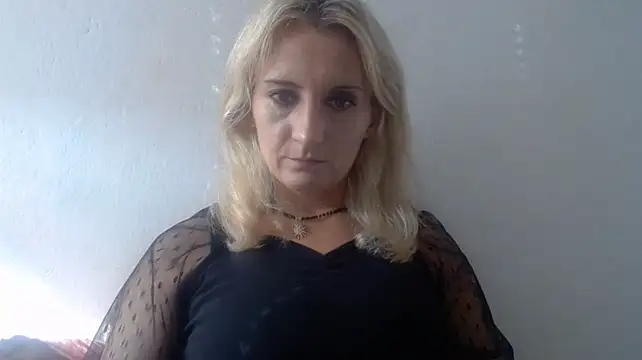 ViolettaMature stripchat live cam model