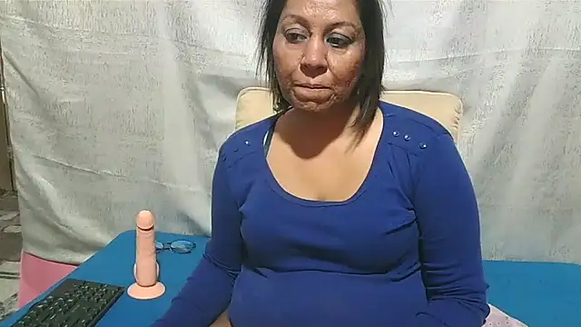 IndianSexyMilf69 stripchat live cam model