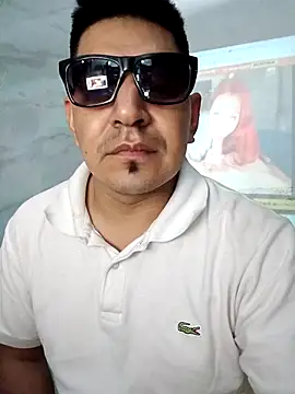 latino17 stripchat live cam model