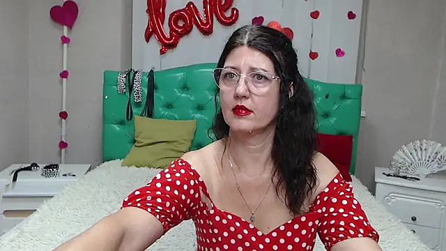 RoseHille stripchat live cam model