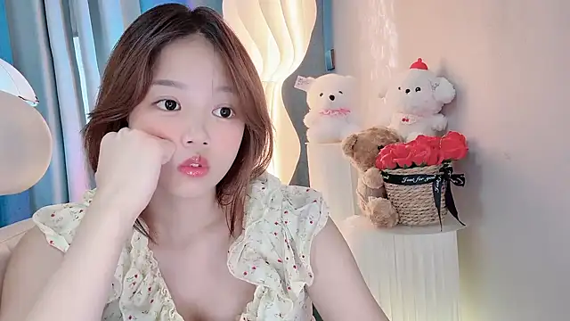 Yany520 stripchat live cam model