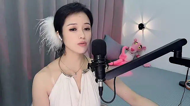 Momo-Wow stripchat live cam model