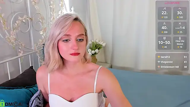 Chloe-Deccer stripchat live cam model