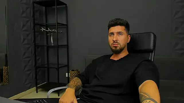 LoganStroud stripchat live cam model