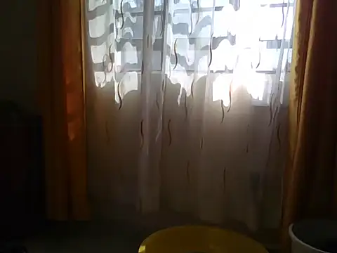 Diadinnacurvy stripchat live cam model