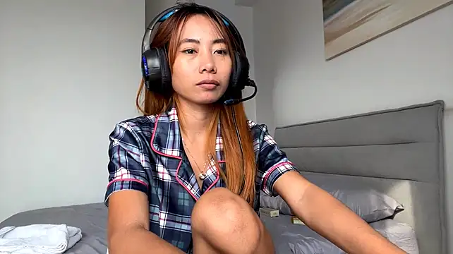 PiaSwida stripchat live cam model