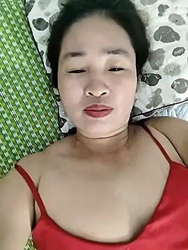 Wettt93 stripchat live cam model