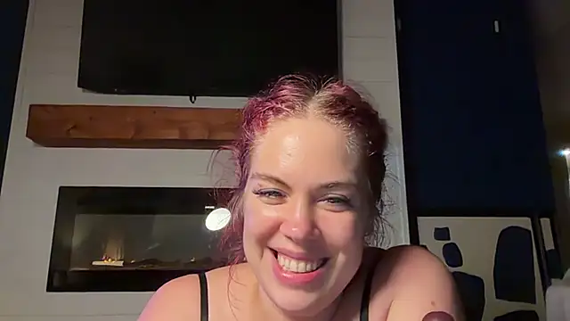 amberluxxe stripchat live cam model