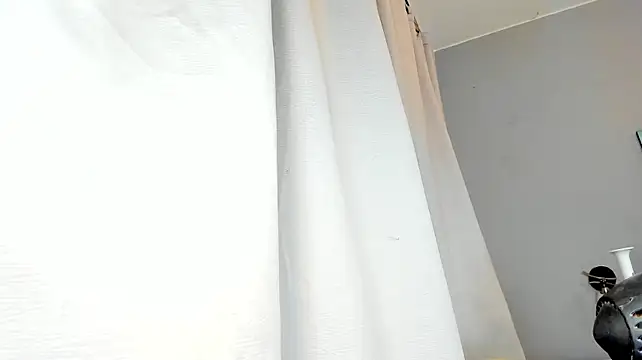 ZamaraW stripchat live cam model
