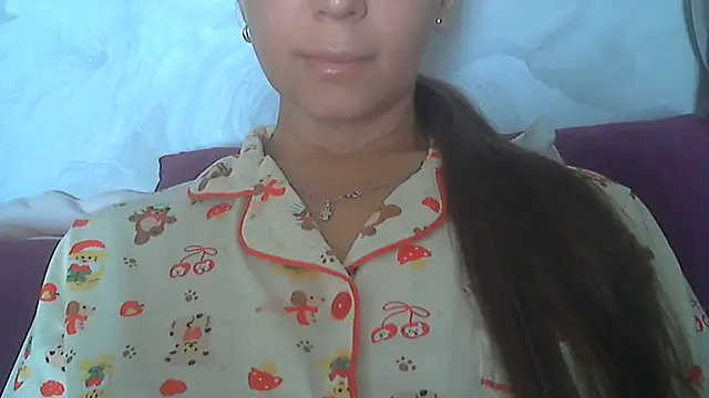 Bella--White stripchat live cam model