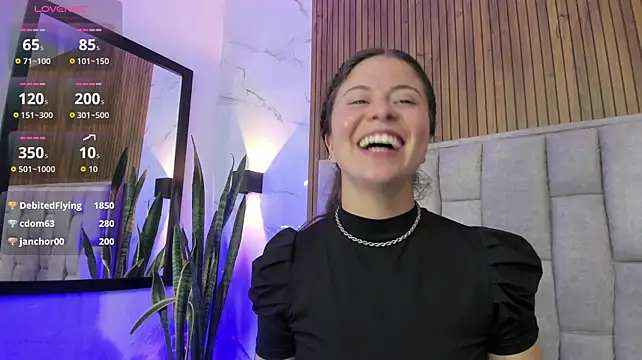 SckarletBloom stripchat live cam model