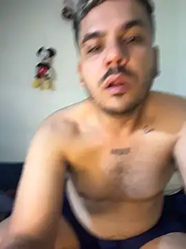 LatinBearX stripchat live cam model