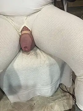 Uncutlounge stripchat live cam model