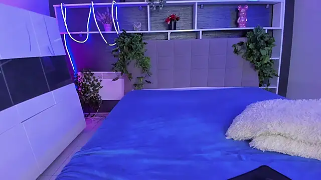 StephieRousee stripchat live cam model