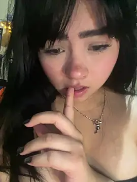pinkybombon stripchat live cam model